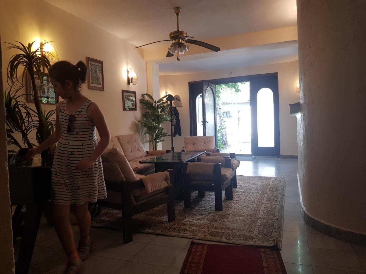Hotel Dvete Brezi Burgas Esterno foto